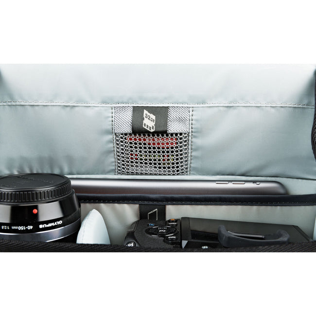 Lowepro m-Trekker SH150 Shoulder Bag (Black Cordura)